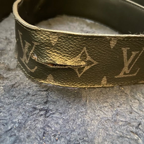 LV Initiales 40mm Matte Black Belt - Picture 9 of 15